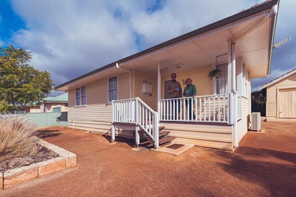 The Cottage - Wave Rock Short Stay Hyden Zewnętrze zdjęcie